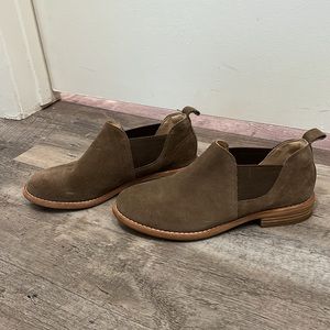 Clarks Tan Booties, Size 7